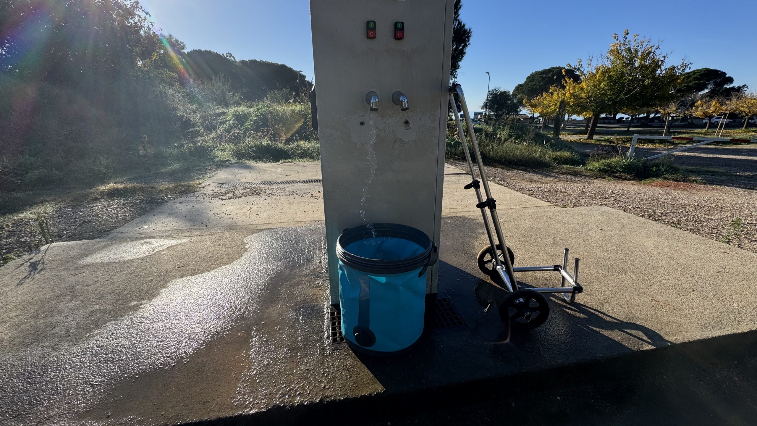 Travelling aire to aire: Living within the&hellip;