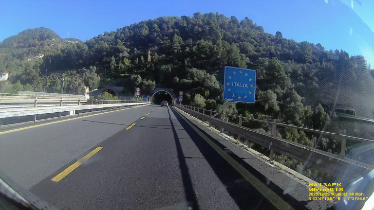 Sign indication a national border into Italy within the Schengen area